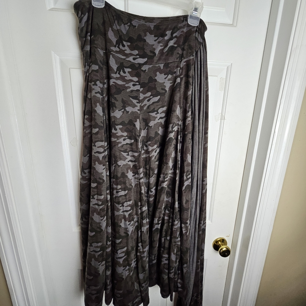 Women Camflouge Streetwear Skirt Size Large
